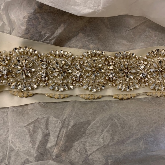 Belt for wedding dress main image 3